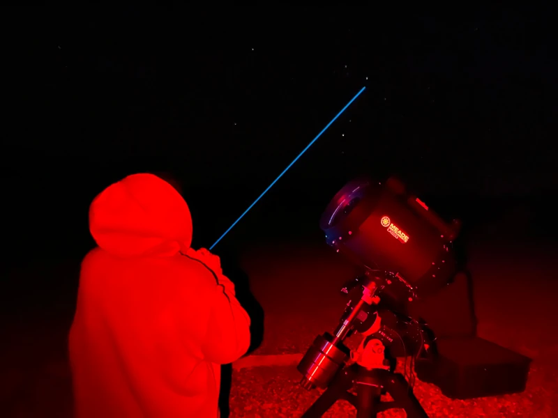 Stargazing guide with laser Stargazing in Sedona with a laser